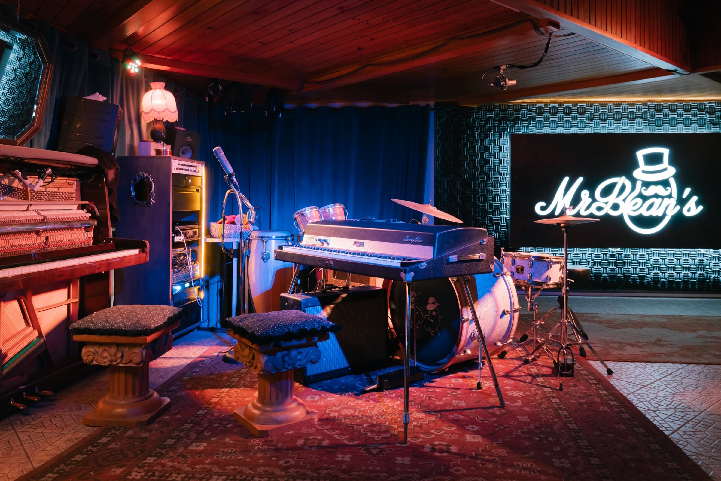 The MrBeans stage: Rhodes, drums and the MrBeans sign